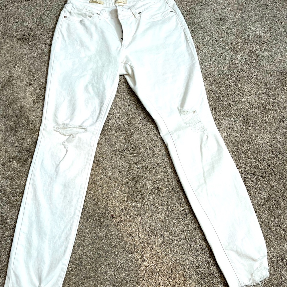 NWOT Universal Thread white jeans size small